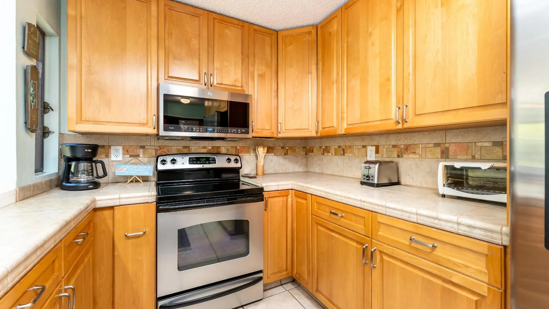 Your Maui Getaway-Walk To The Beach, Pool, Hot Tub Lsv14 Kihei Apartment