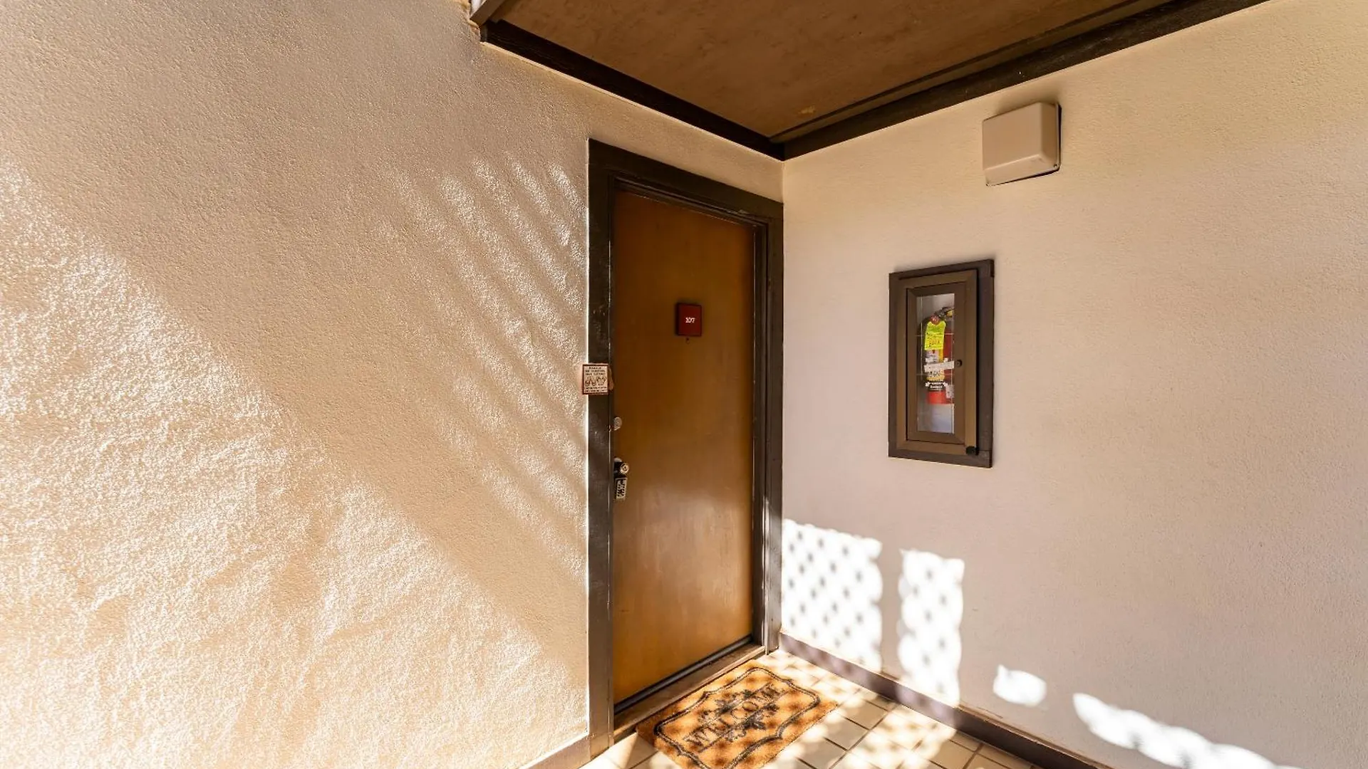 Your Maui Getaway-Walk To The Beach, Pool, Hot Tub Lsv14 Kihei 0*,  United States
