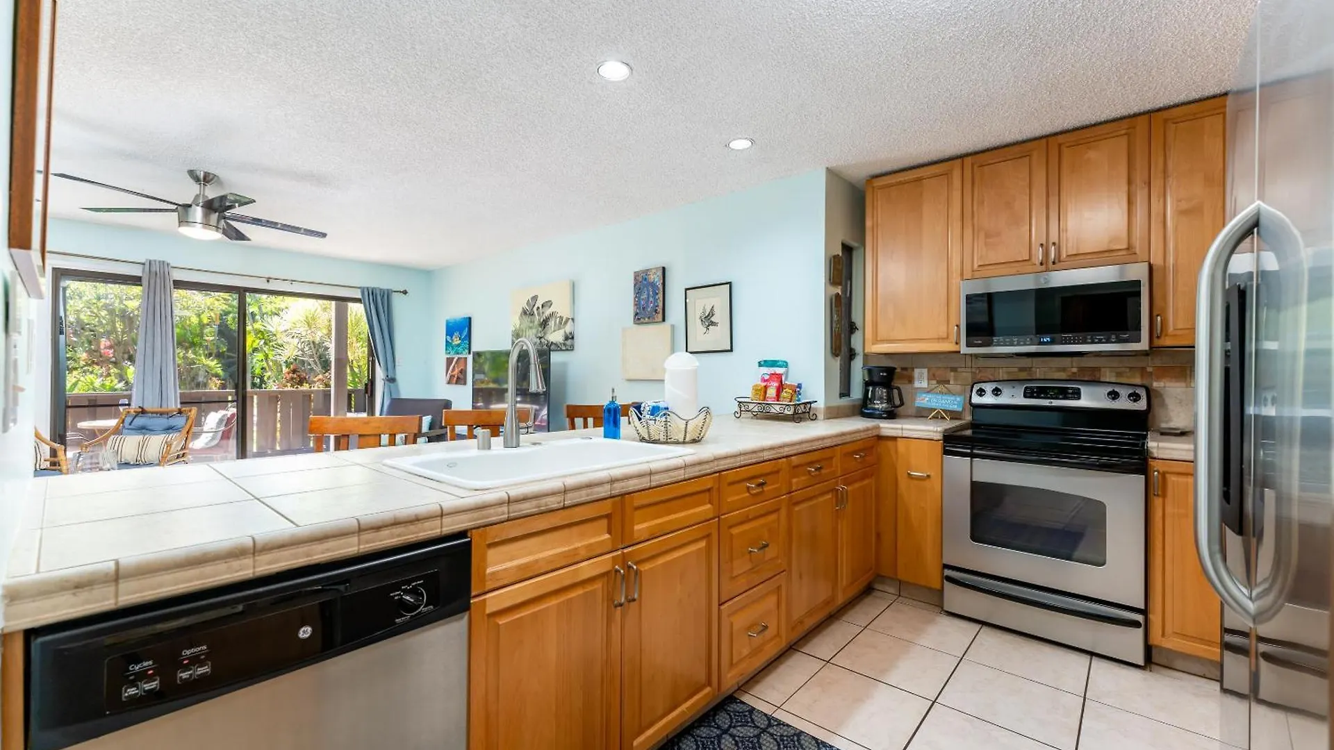 Apartment Your Maui Getaway-Walk To The Beach, Pool, Hot Tub Lsv14 Kihei